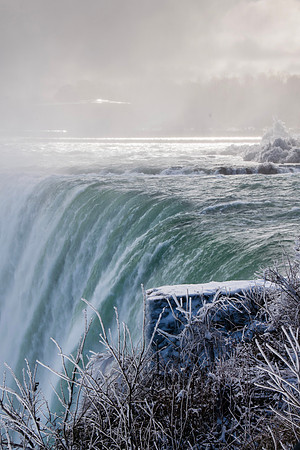 Morning mist at Niagara Falls