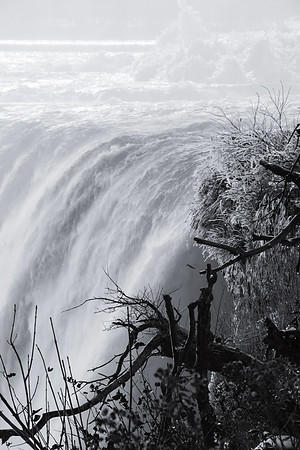 Black and White Niagara Falls