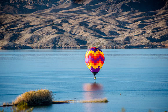 Hot Air Balloon lands on Lake Havasu
