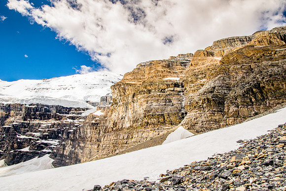 Plain of 6 Glaciers